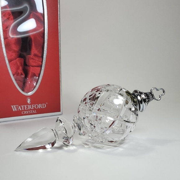 Waterford, 2006 Kinsale Christmas Spire Ornament - Picture 1 of 11